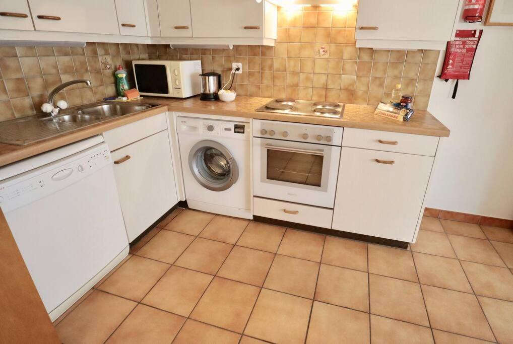 לוזאן Comfortable, Very Well Located Between Train Station And Lake! מראה חיצוני תמונה